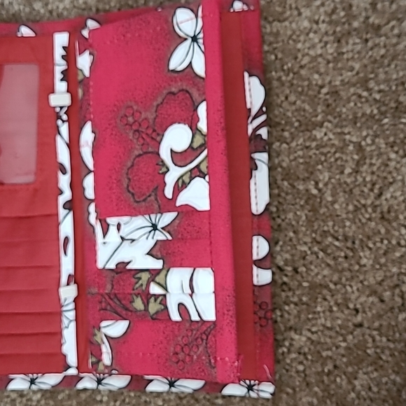 NWT! Max imports Hawaiian floral wallet, 4.5"x7.5"x1", red - Picture 6 of 7